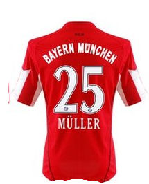 2010-11 Bayern Munich Home Shirt (Muller 25)