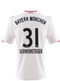 2011-12 Bayern Munich Away Shirt (Schweinsteiger 31)