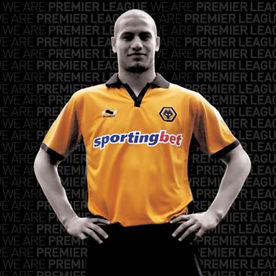 2010-11 Wolves Burrda Home Football Shirt (Doyle 29)