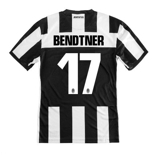 2012-13 Juventus Nike Home Shirt (Bendtner 17)