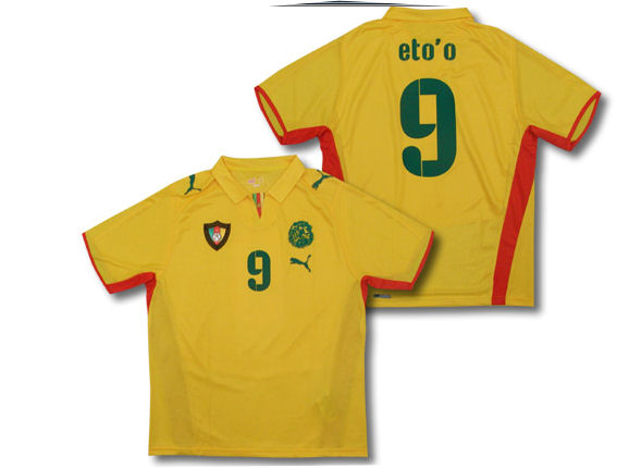 08-09 Cameroon away (with official Samuel Eto'o printing)