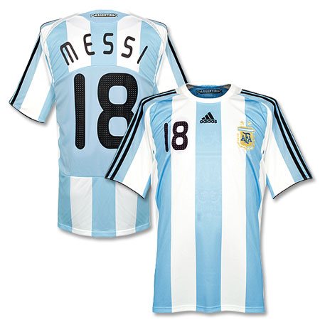 08-09 Argentina home (Messi 18)