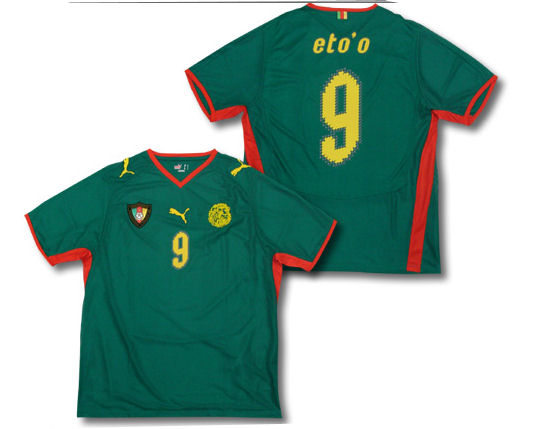 08-09 Cameroon home (with official Samuel Eto'o printing)