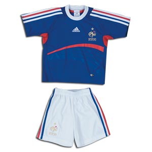 08-09 France Little Boys home
