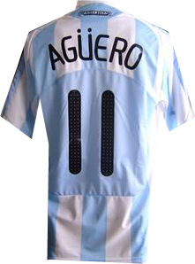 08-09 Argentina home (Aguero 11)