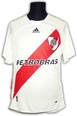 06-07 River Plate home